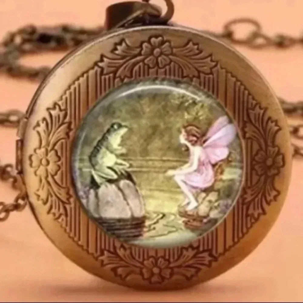 𝅺frog & Fairy Photo Locket Long‎ Necklace. New